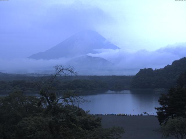 精進湖からの富士山