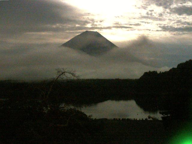 精進湖からの富士山