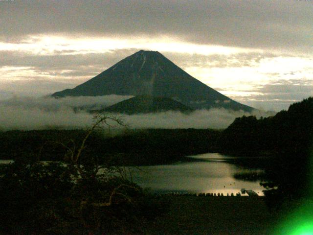 精進湖からの富士山