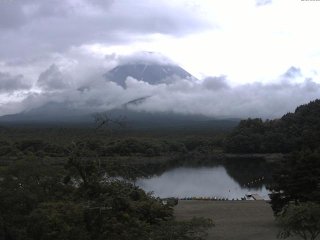精進湖からの富士山