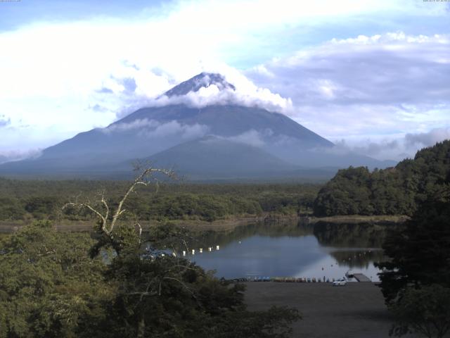 精進湖からの富士山