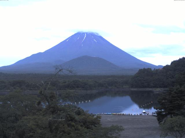 精進湖からの富士山