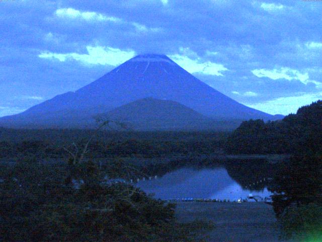 精進湖からの富士山
