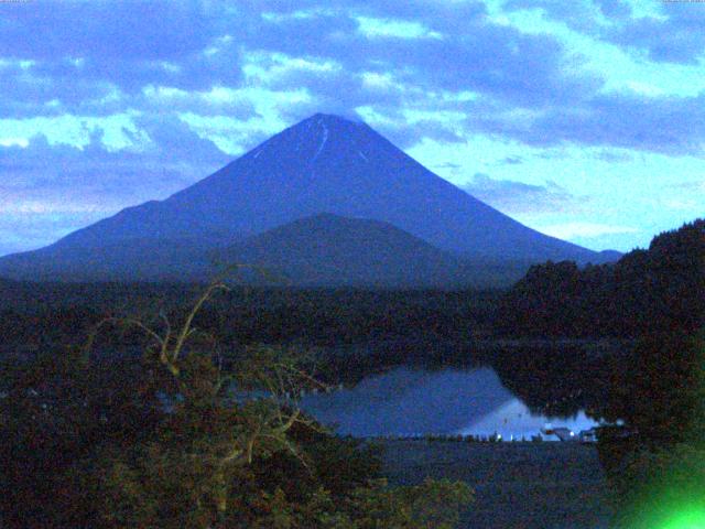 精進湖からの富士山