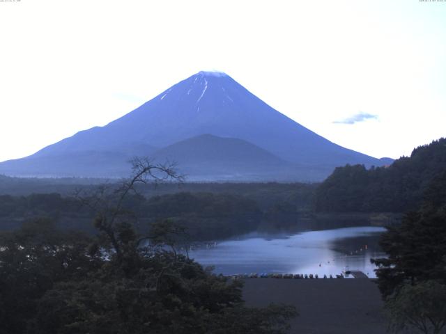 精進湖からの富士山