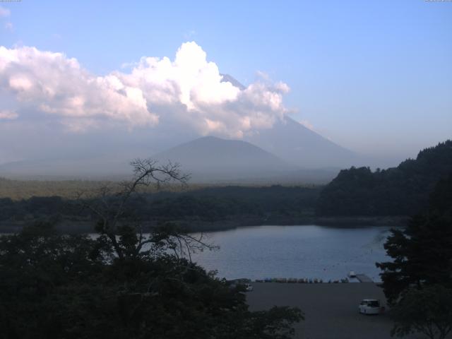精進湖からの富士山