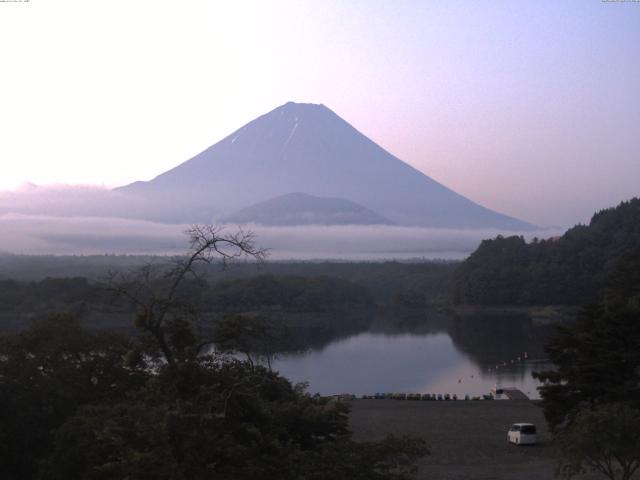 精進湖からの富士山