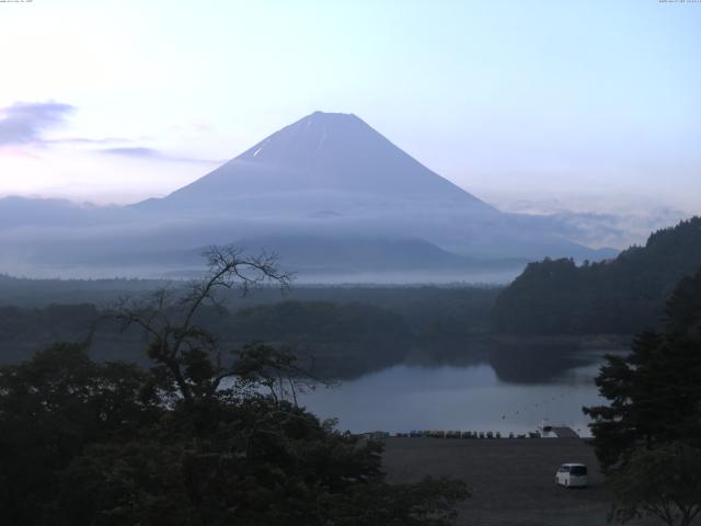 精進湖からの富士山