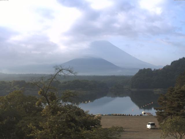 精進湖からの富士山