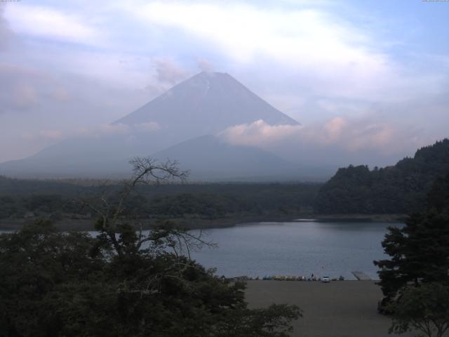 精進湖からの富士山