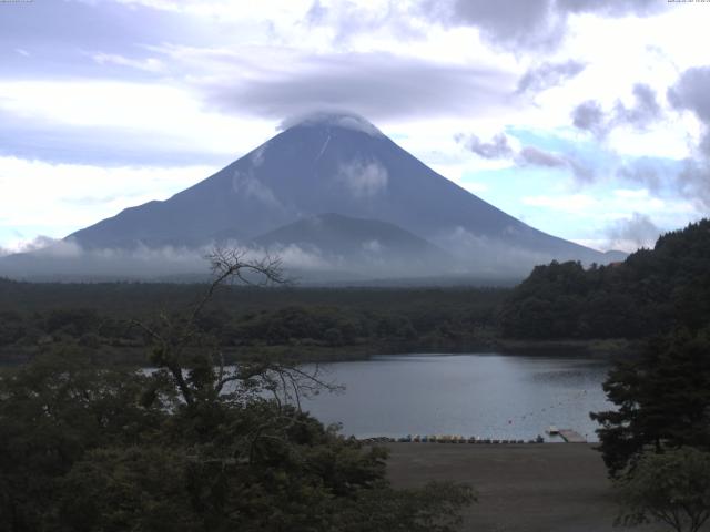 精進湖からの富士山