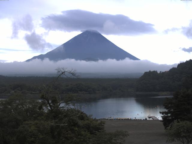 精進湖からの富士山