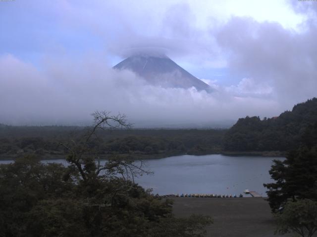 精進湖からの富士山