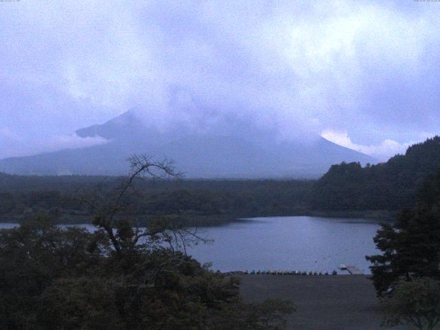 精進湖からの富士山