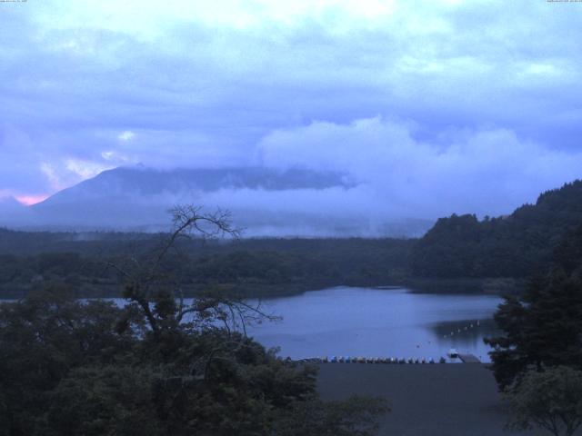 精進湖からの富士山