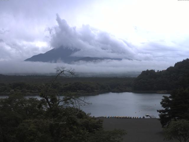 精進湖からの富士山