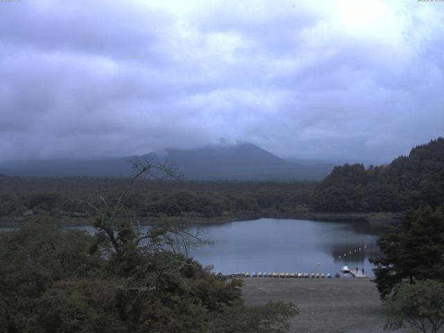 精進湖からの富士山