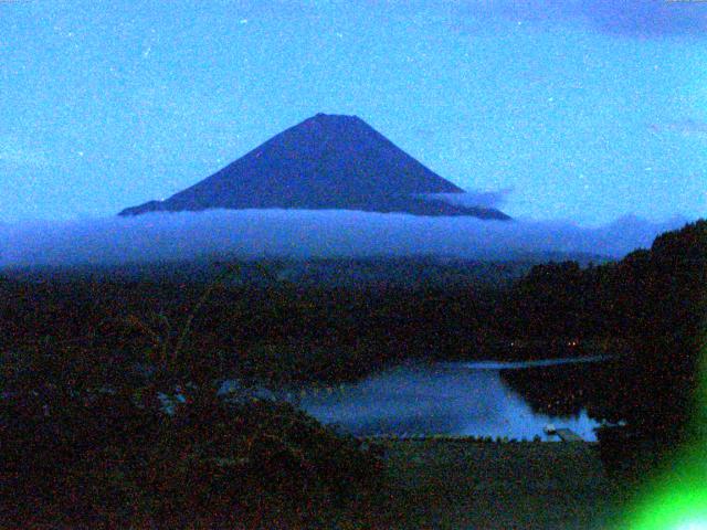 精進湖からの富士山