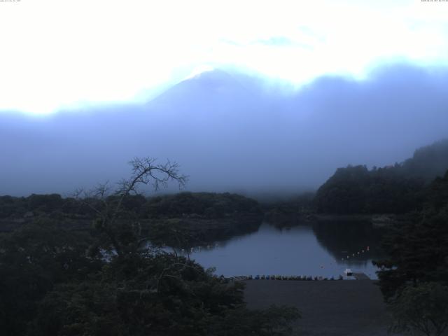 精進湖からの富士山