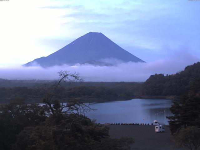精進湖からの富士山