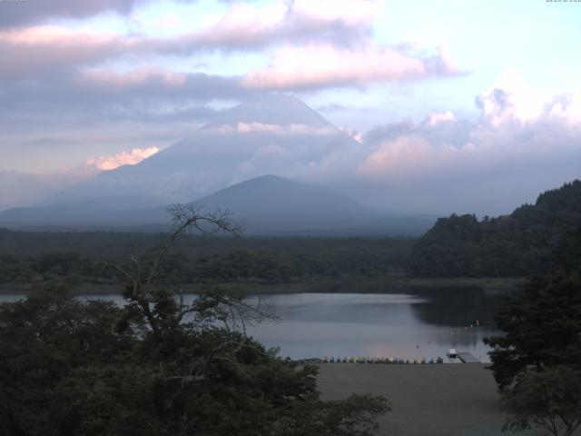 精進湖からの富士山