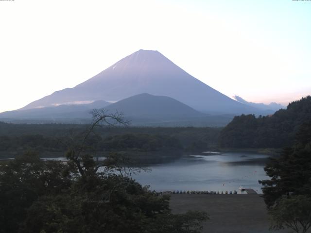 精進湖からの富士山