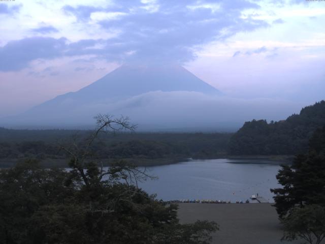 精進湖からの富士山