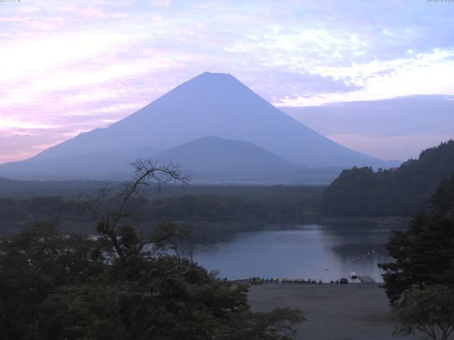 精進湖からの富士山