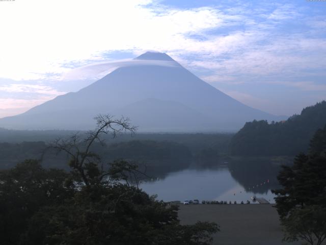 精進湖からの富士山