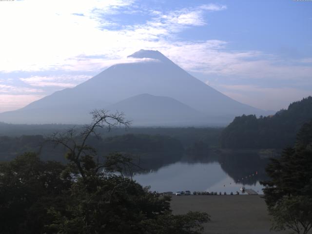 精進湖からの富士山
