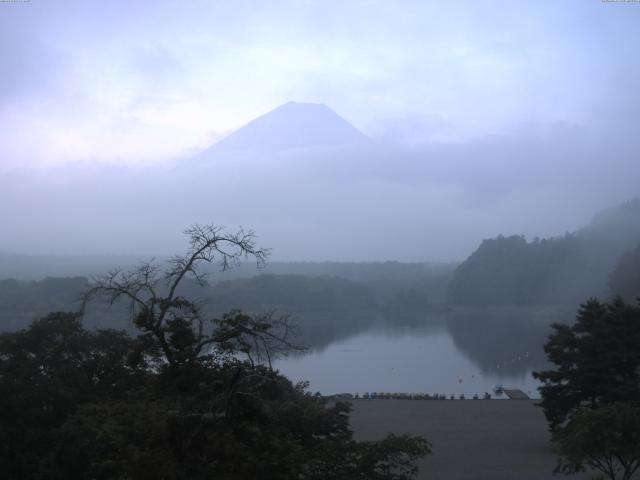 精進湖からの富士山