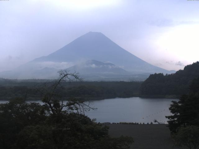 精進湖からの富士山