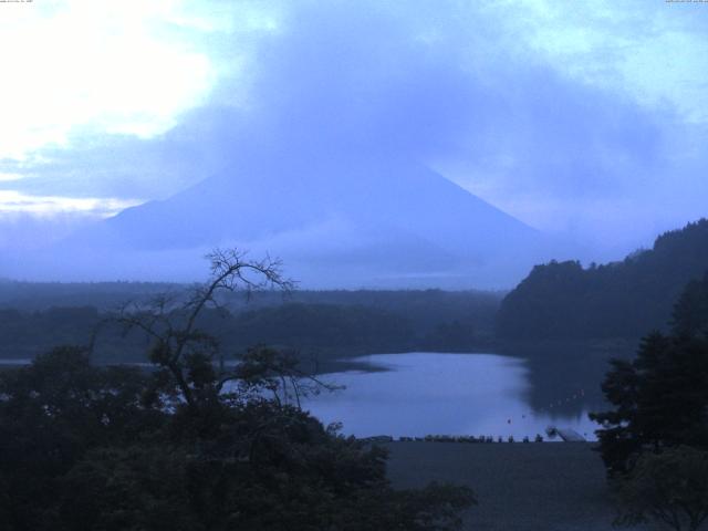 精進湖からの富士山