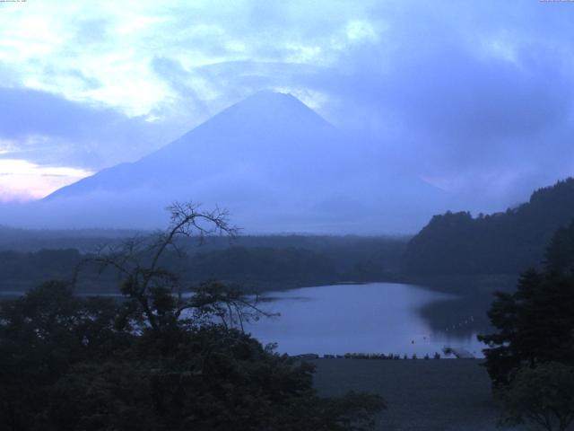 精進湖からの富士山