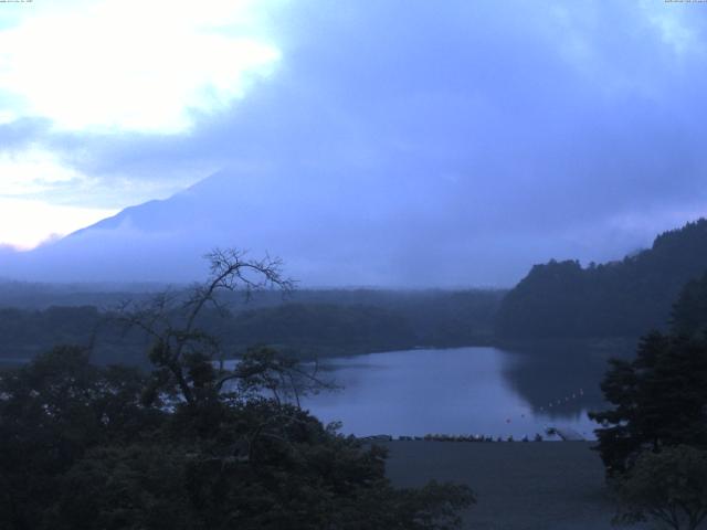 精進湖からの富士山