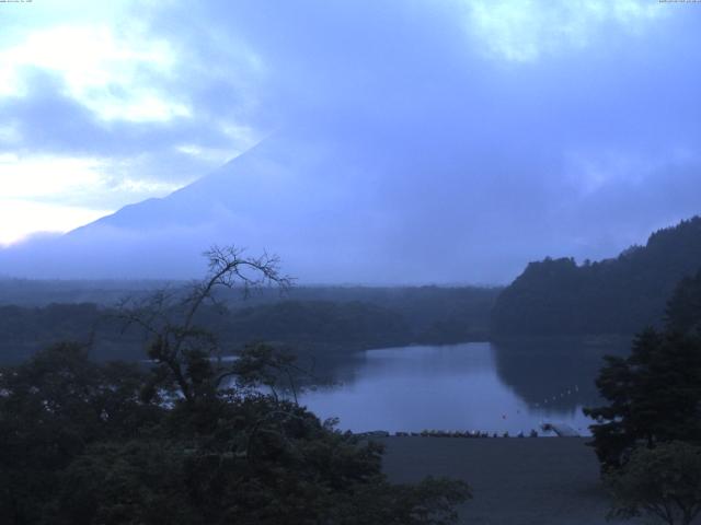 精進湖からの富士山