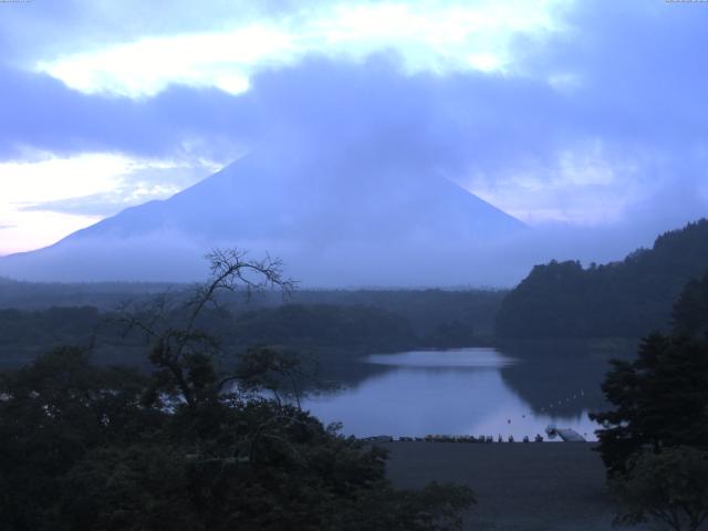 精進湖からの富士山