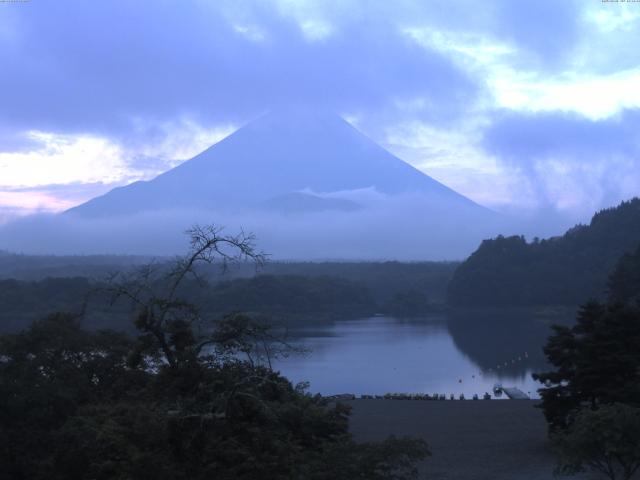 精進湖からの富士山