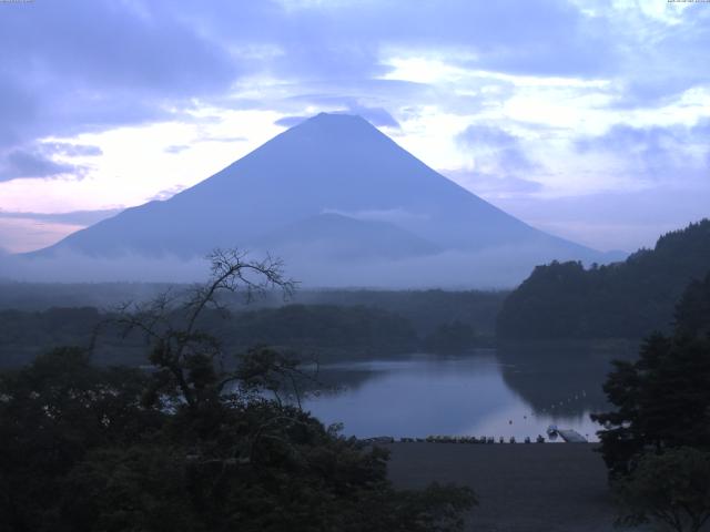 精進湖からの富士山