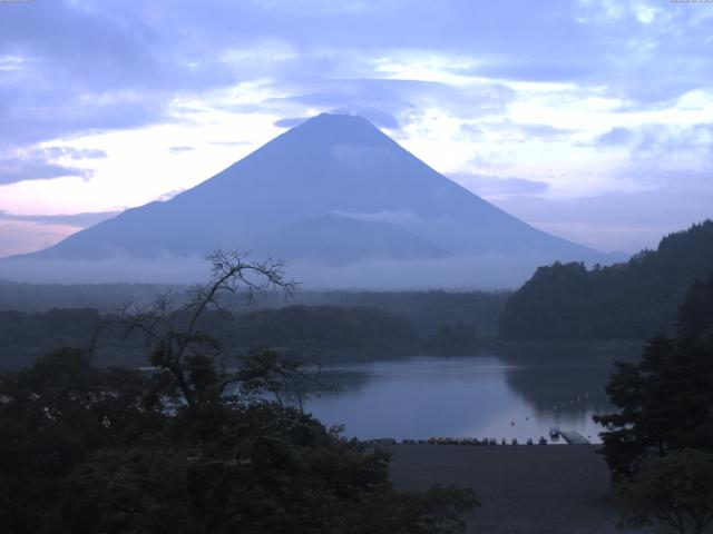 精進湖からの富士山