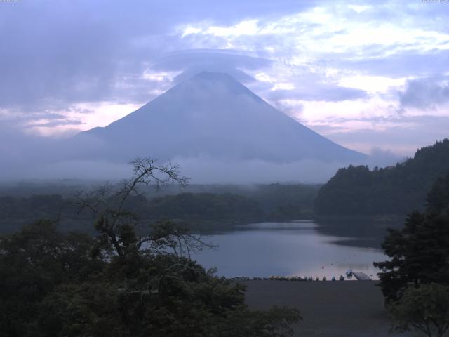 精進湖からの富士山