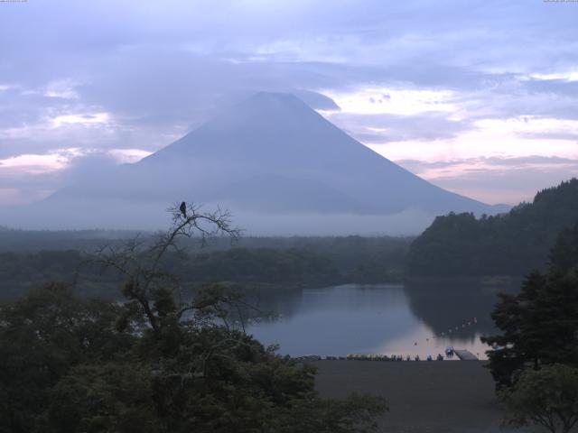 精進湖からの富士山