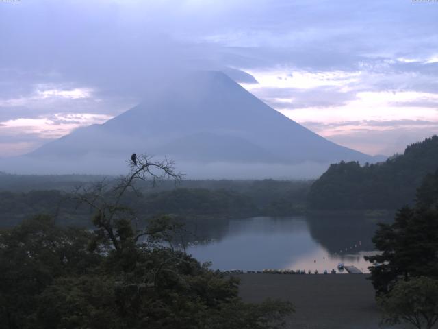 精進湖からの富士山