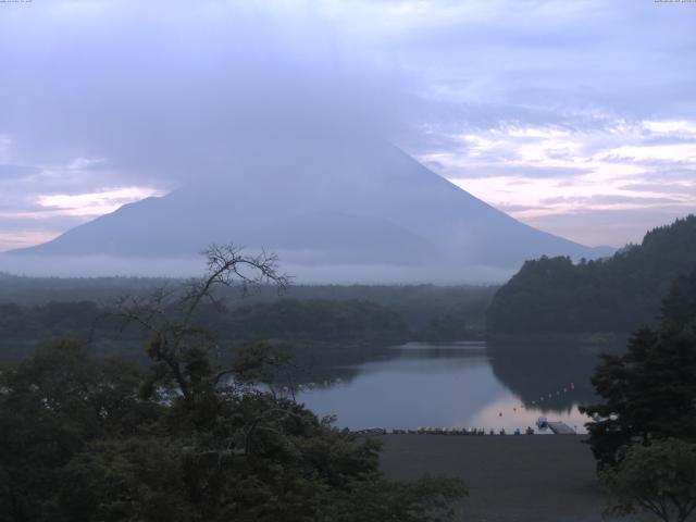 精進湖からの富士山