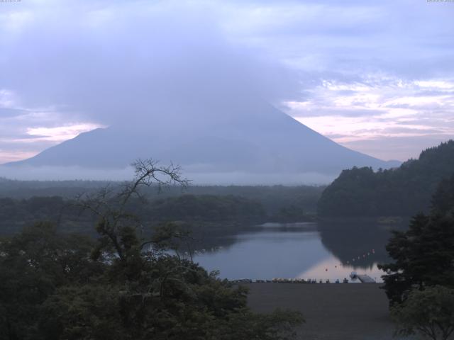 精進湖からの富士山