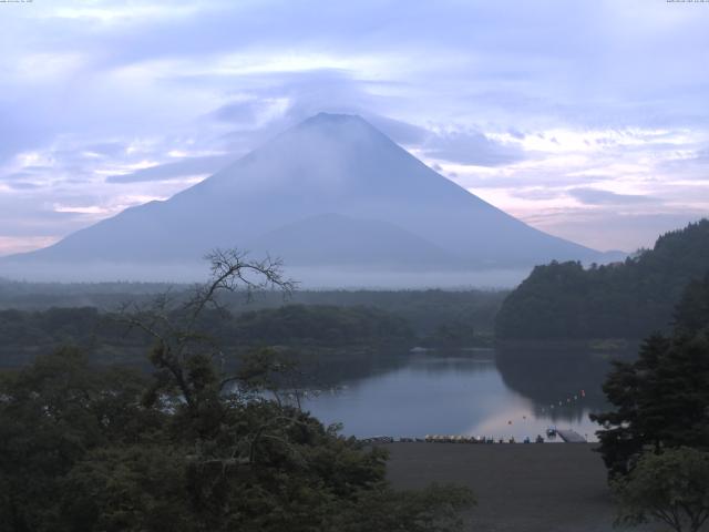 精進湖からの富士山