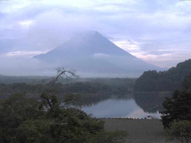 精進湖からの富士山