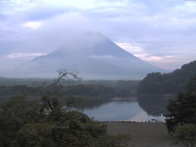 精進湖からの富士山