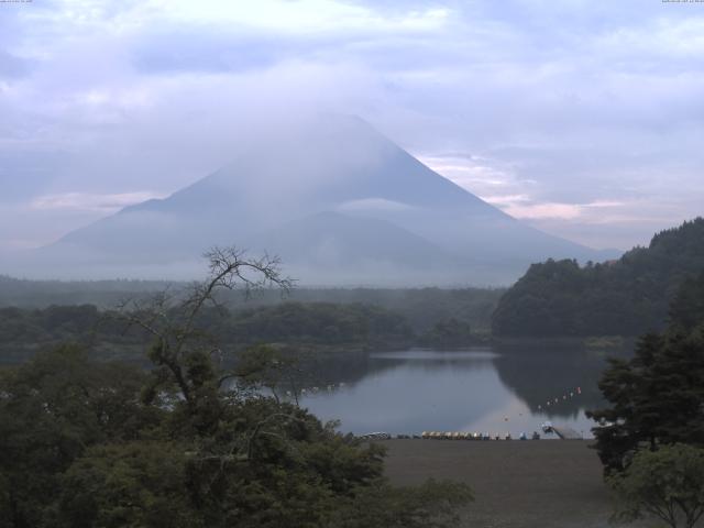 精進湖からの富士山