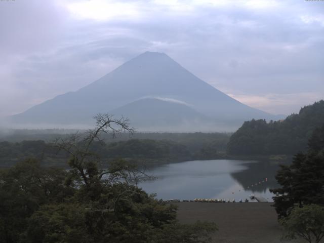 精進湖からの富士山